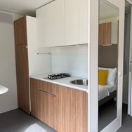 Premium mobilna kućica za 2 osobe thumbnail