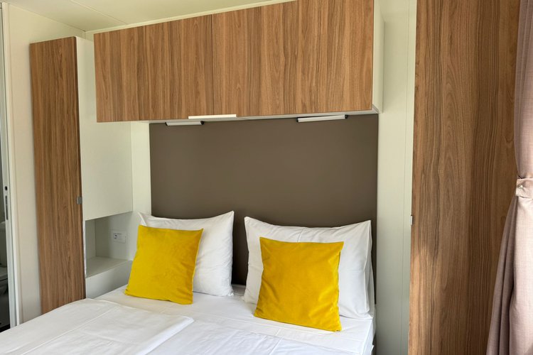 Premium mobile home for 2 people image